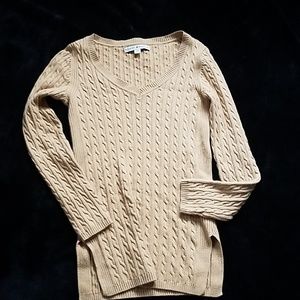 Tommy Hilfiger tan v neck sweater size sma…